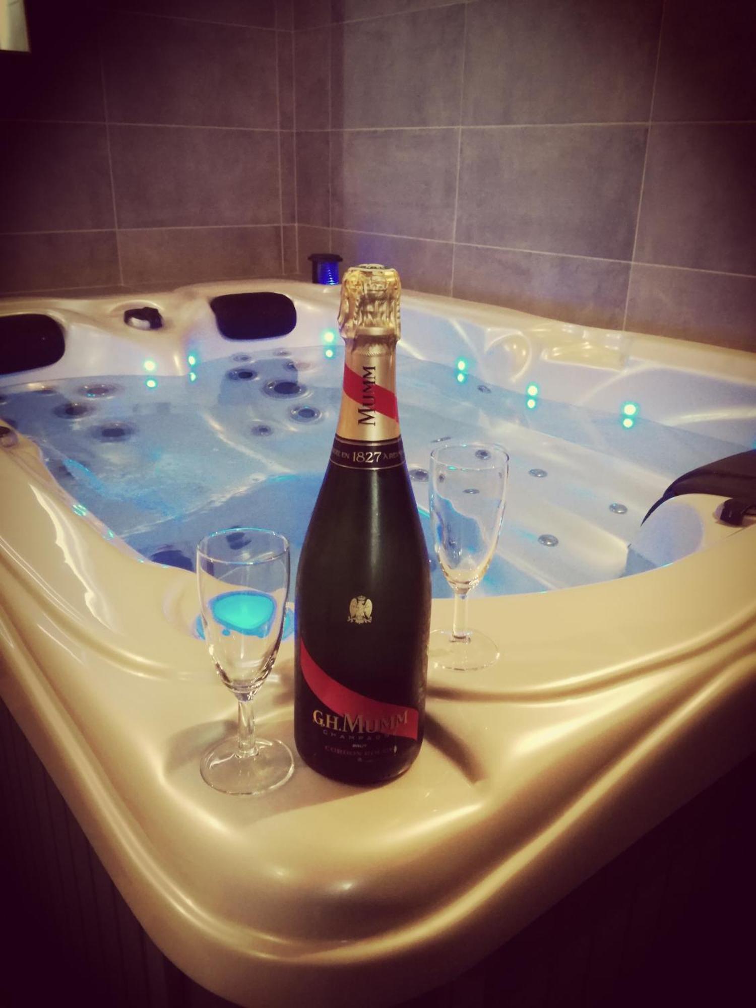 Autrement Spa Avelin Екстериор снимка