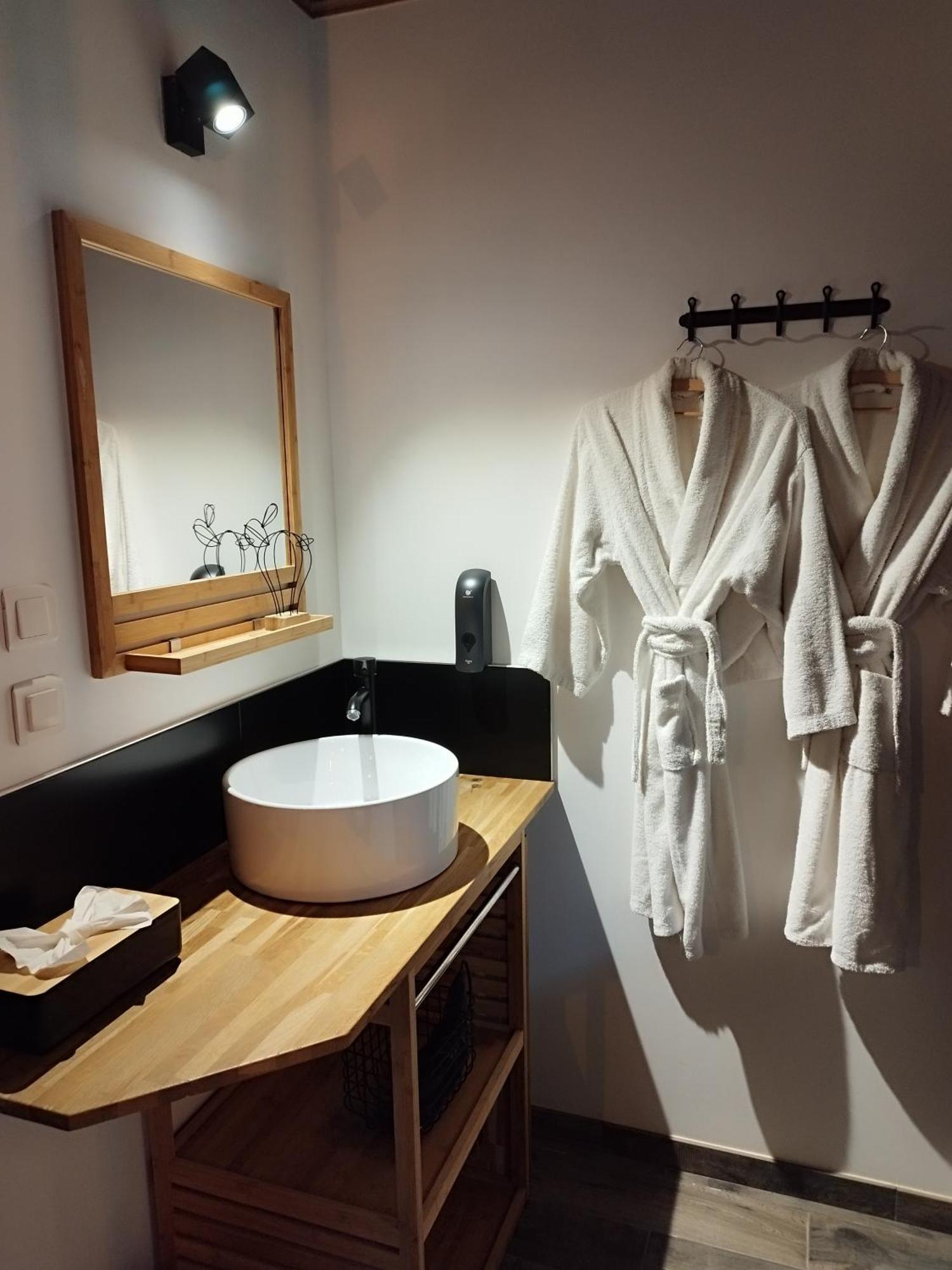 Autrement Spa Avelin Екстериор снимка